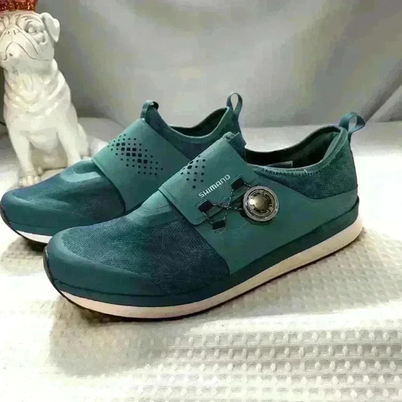 Like New, Never worn. Shimano IC3 biking shoes in sz 42. BOA tightening system. - Picture 3 of 15